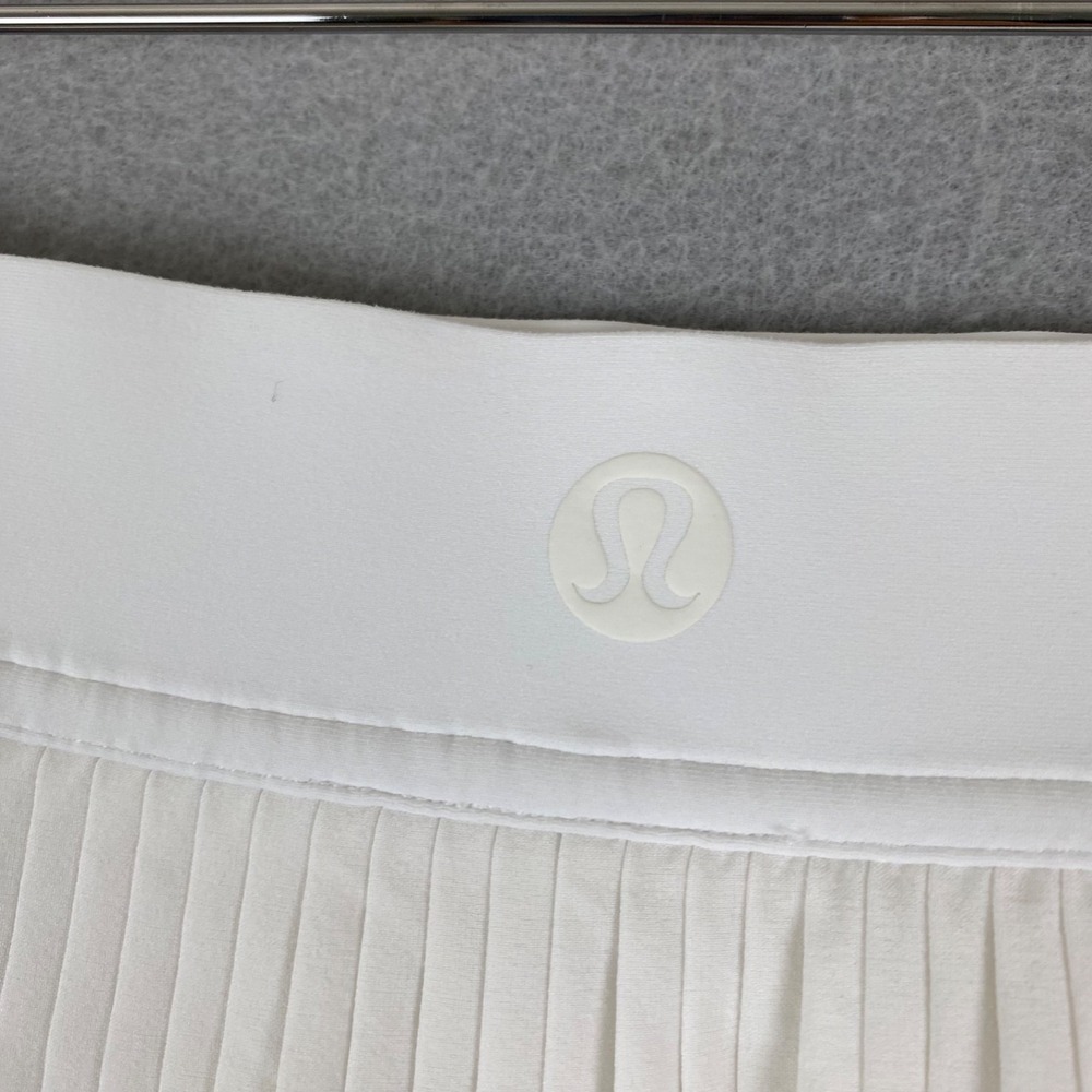 Lululemon Varsity High Rise Pleated Tennis Skirt white Size 4 liner - Picture 2 of 15